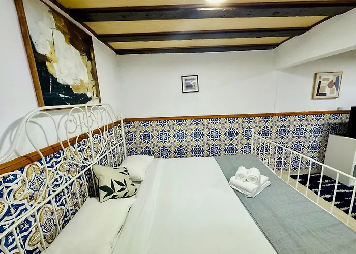 Authentic Portuguese Home- Alfama Апартаменти *