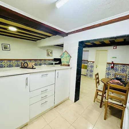 Authentic Portuguese Home- Alfama * 리스본